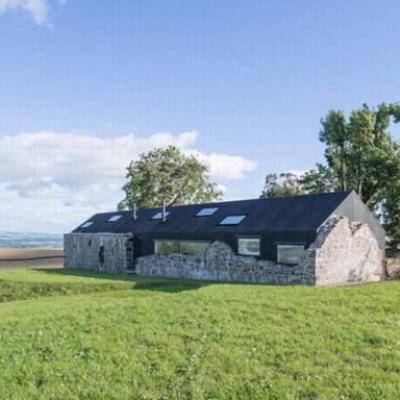 Thú vị ngôi nhà năng lượng mặt trời được khôi phục từ tàn tích của thế kỷ 18