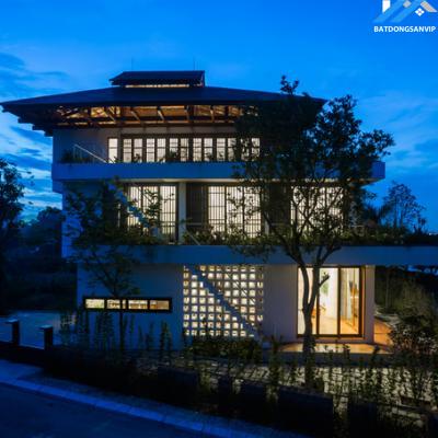 Ngôi nhà bậc thang pha kiến trúc Nhật bất chấp thời tiết nóng ẩm của miền Bắc