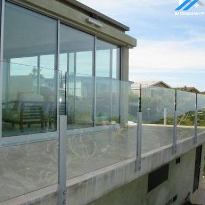 Những lưu ý khi thiết kế ban công bằng kính cường lực