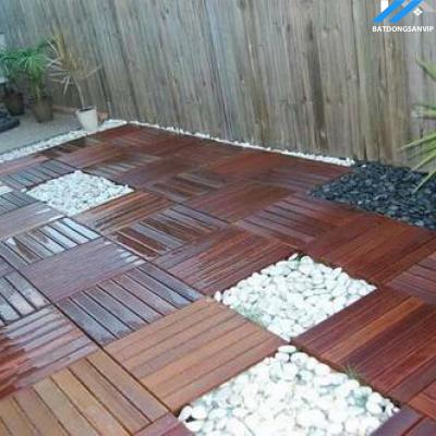 Gạch lát gỗ trang trí không gian ngoài trời